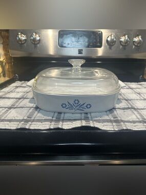 Corningware White Blue Cornflower Dish with and Glass Lid